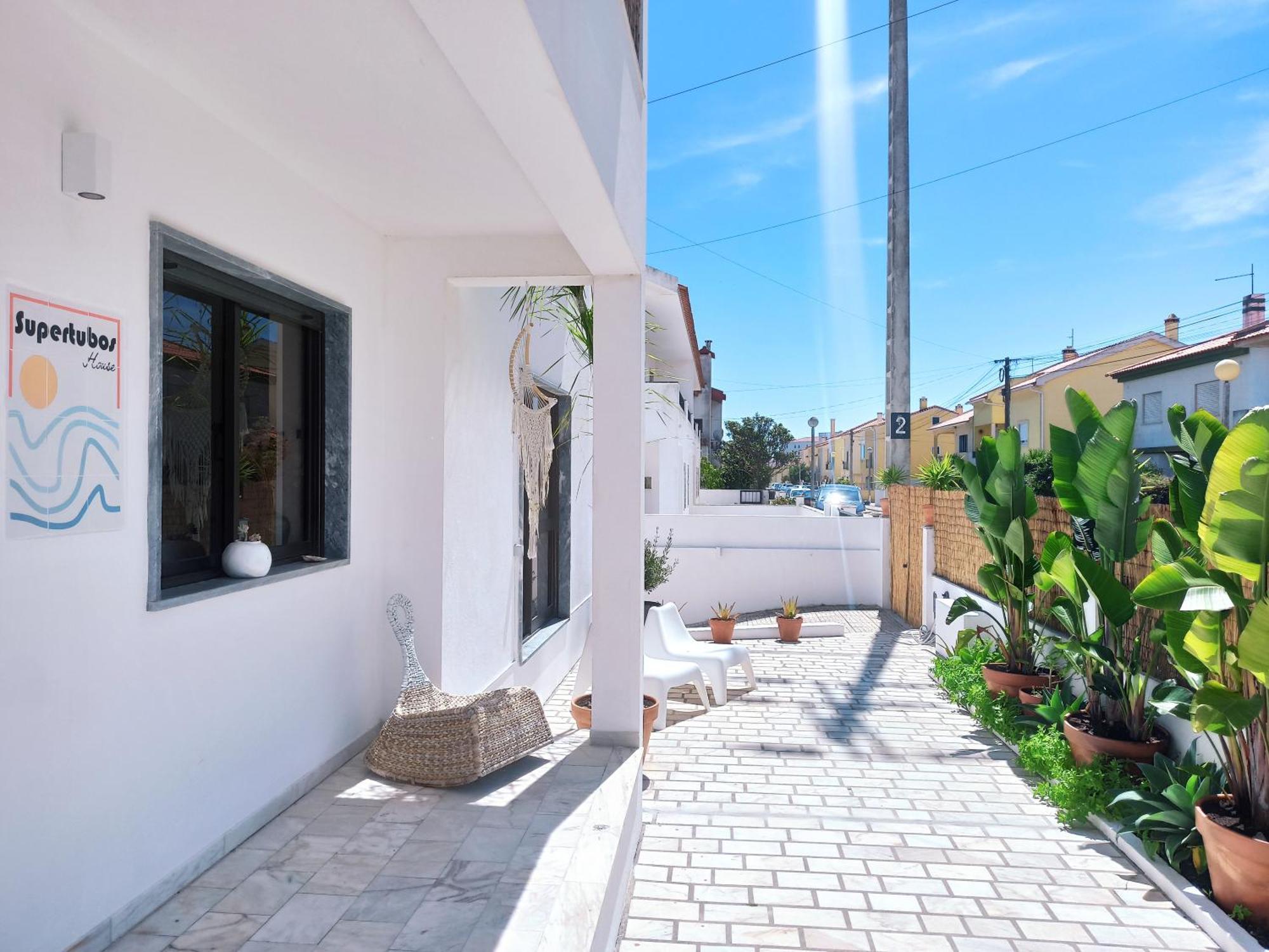 Supertubos House Peniche Bed & Breakfast Atouguia Da Baleia Exterior photo